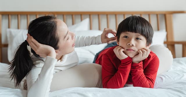 Długie i krótkie fryzury dla chłopców - inspiracje na każdą okazję