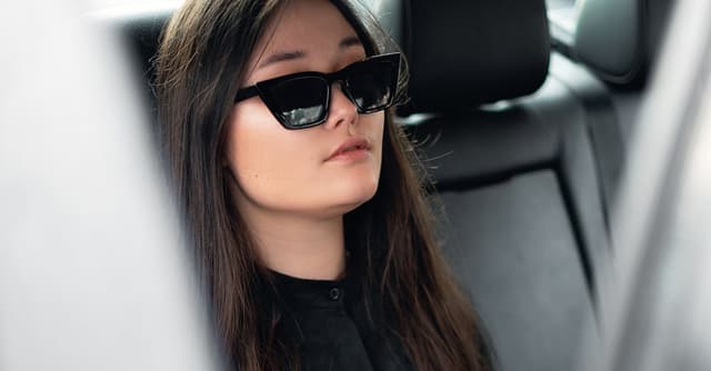 Okulary przeciwsłoneczne Celine - styl i elegancja w promocyjnych cenach