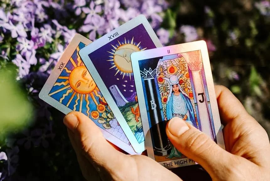As monet. Tarot. Wróżby i przepowiednie na przyszłość